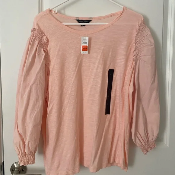 NWT! Perfect for spring, puffy sleeve shirt from Banana Republic 💗 - Picture 1 of 4